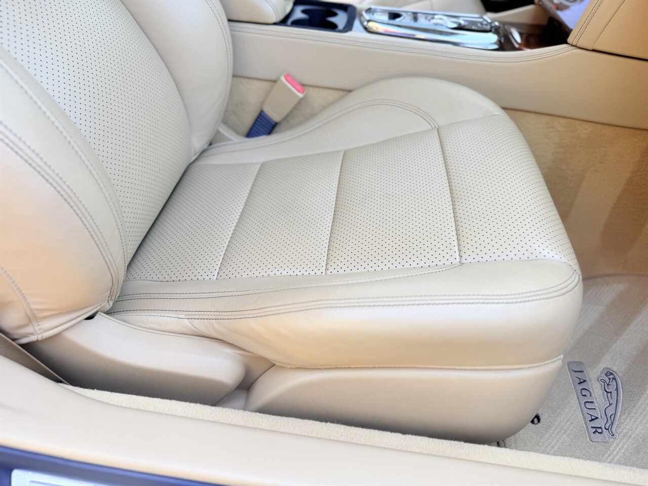 2010 Jaguar XK XKR Convertible - Photo 19 - West Palm Beach, FL 33409
