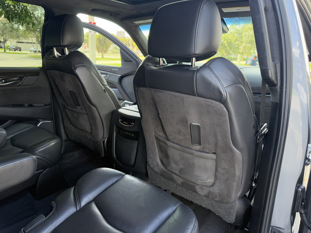 2020 Cadillac Escalade ESV Platinum   - Photo 19 - West Palm Beach, FL 33409