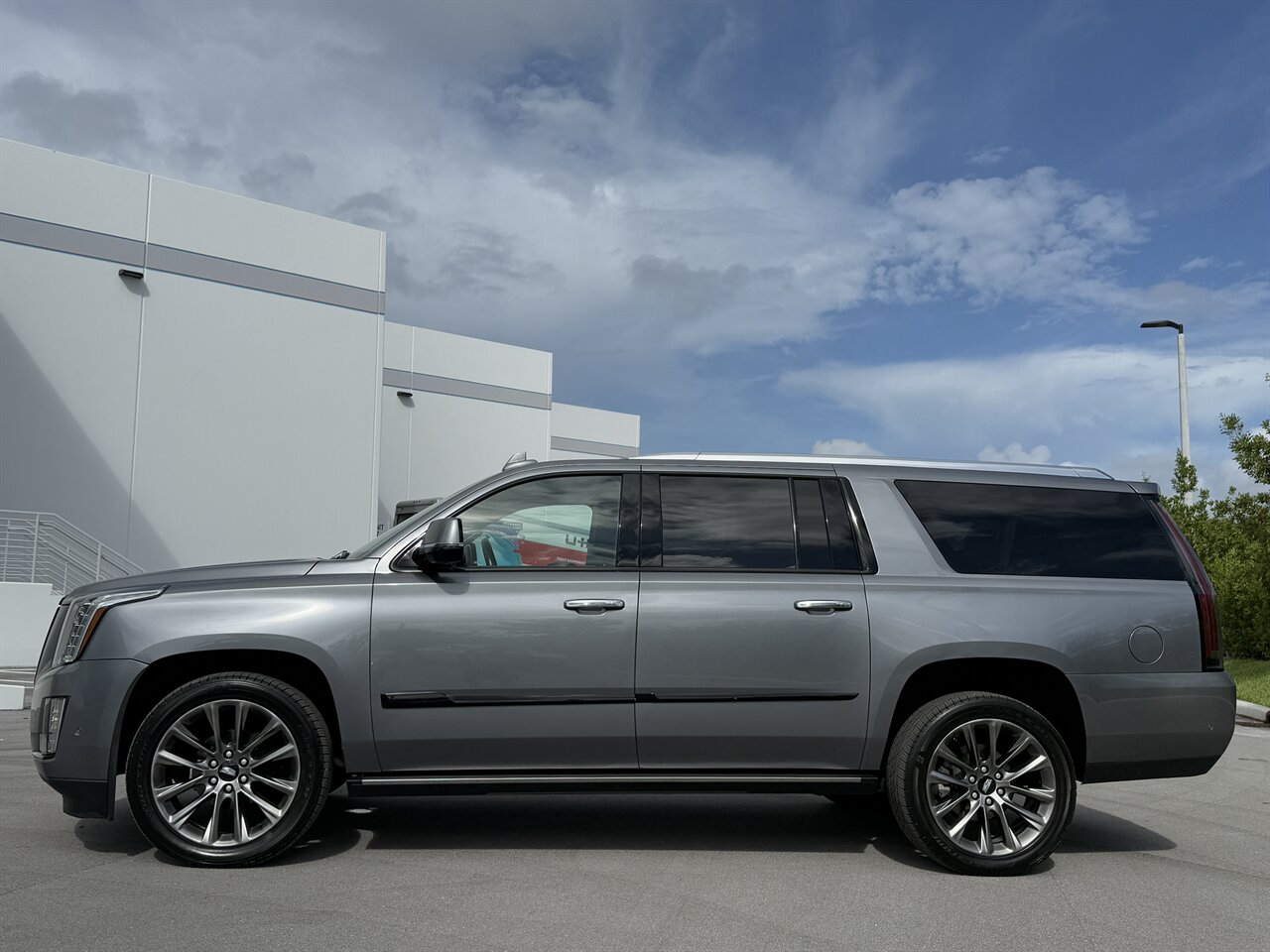 2020 Cadillac Escalade ESV Platinum   - Photo 53 - West Palm Beach, FL 33409