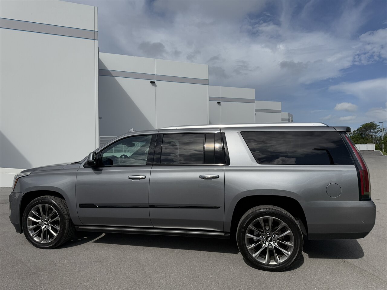 2020 Cadillac Escalade ESV Platinum   - Photo 54 - West Palm Beach, FL 33409
