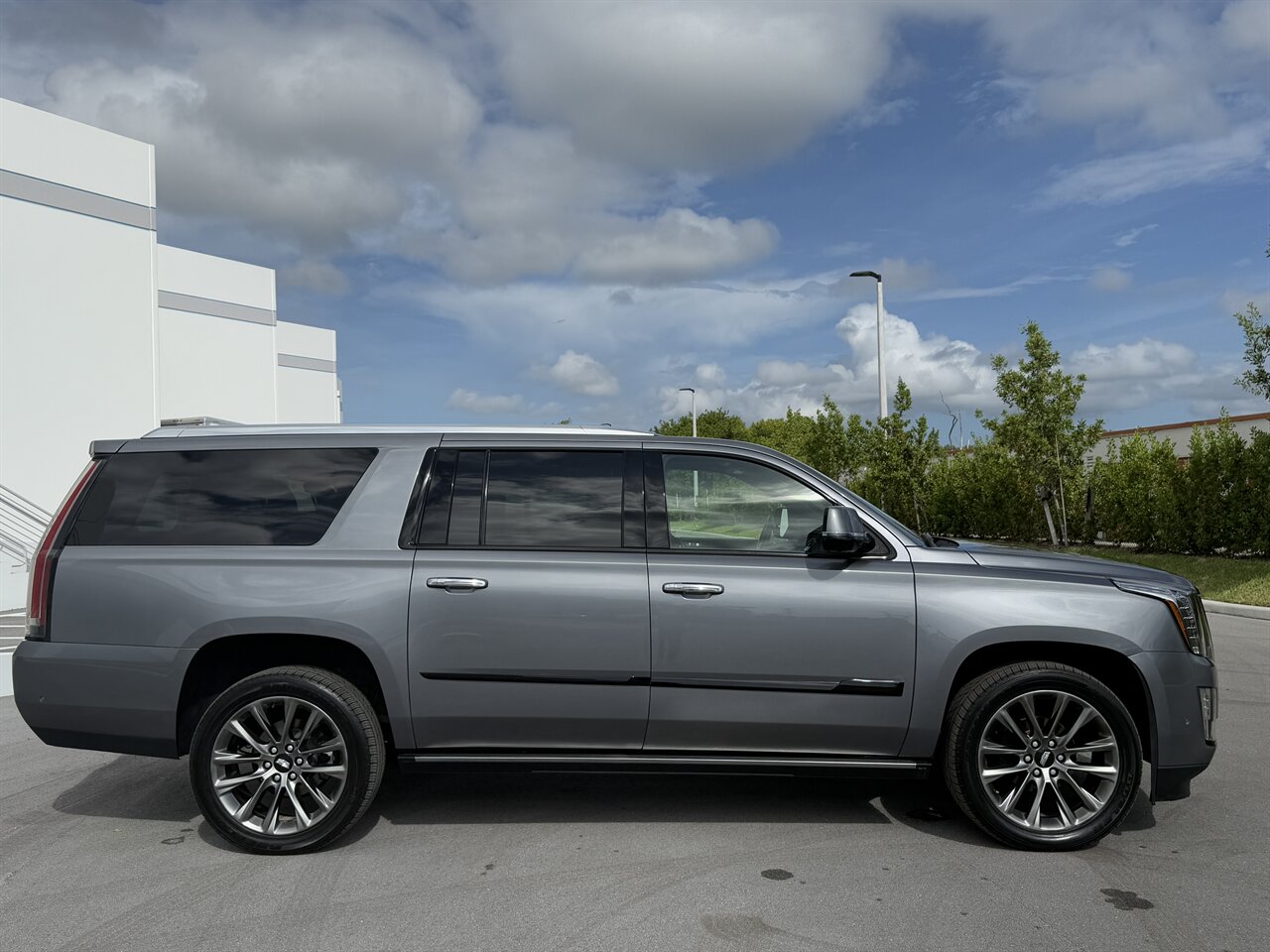 2020 Cadillac Escalade ESV Platinum   - Photo 31 - West Palm Beach, FL 33409
