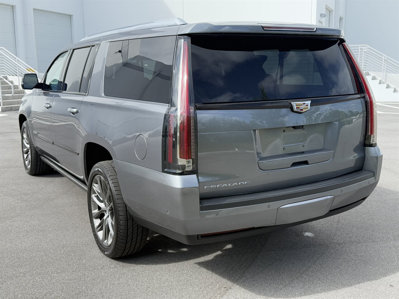 2020 Cadillac Escalade ESV Platinum   - Photo 52 - West Palm Beach, FL 33409