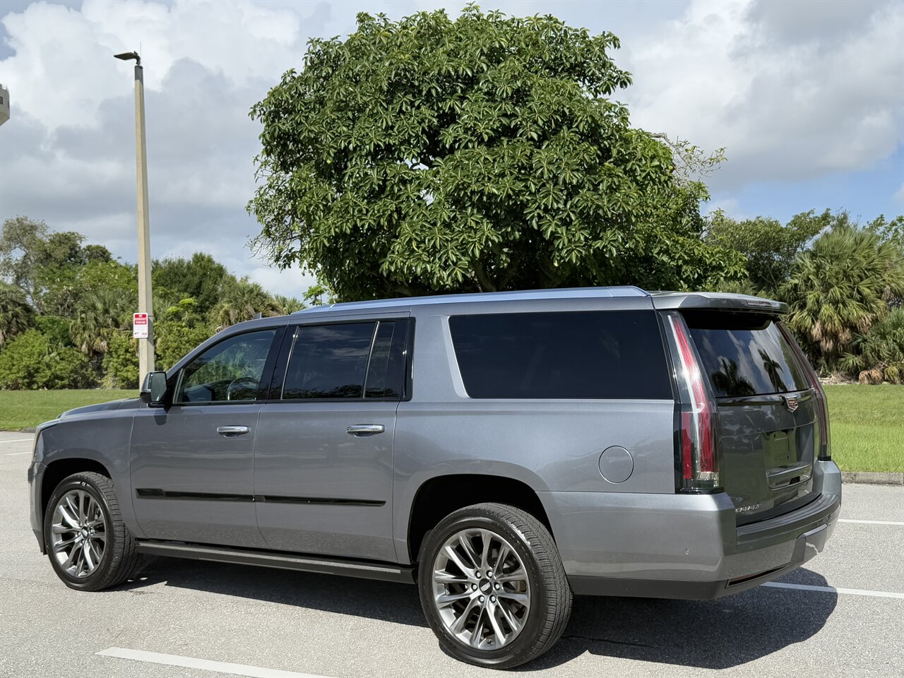 2020 Cadillac Escalade ESV Platinum   - Photo 32 - West Palm Beach, FL 33409