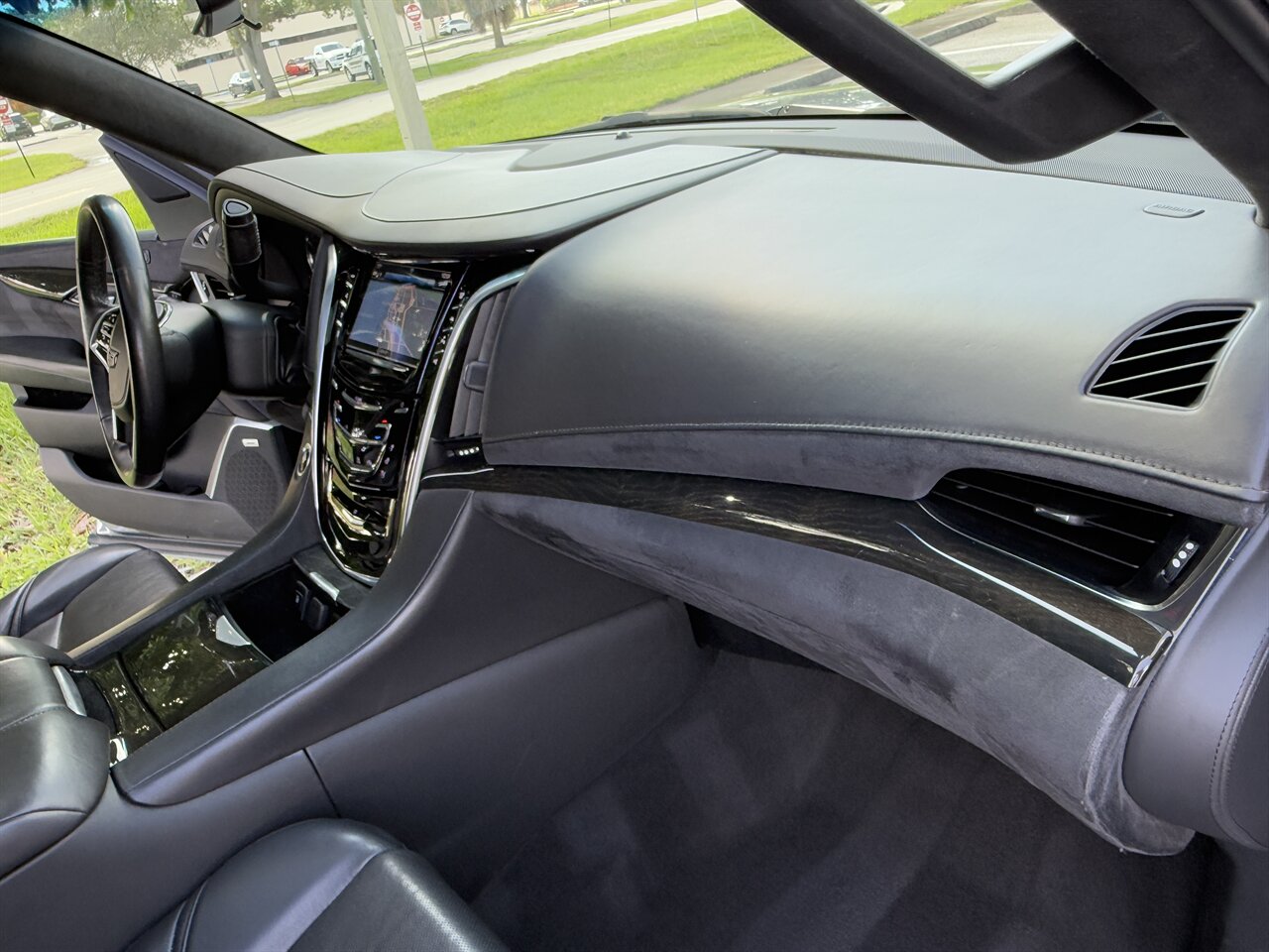 2020 Cadillac Escalade ESV Platinum   - Photo 10 - West Palm Beach, FL 33409