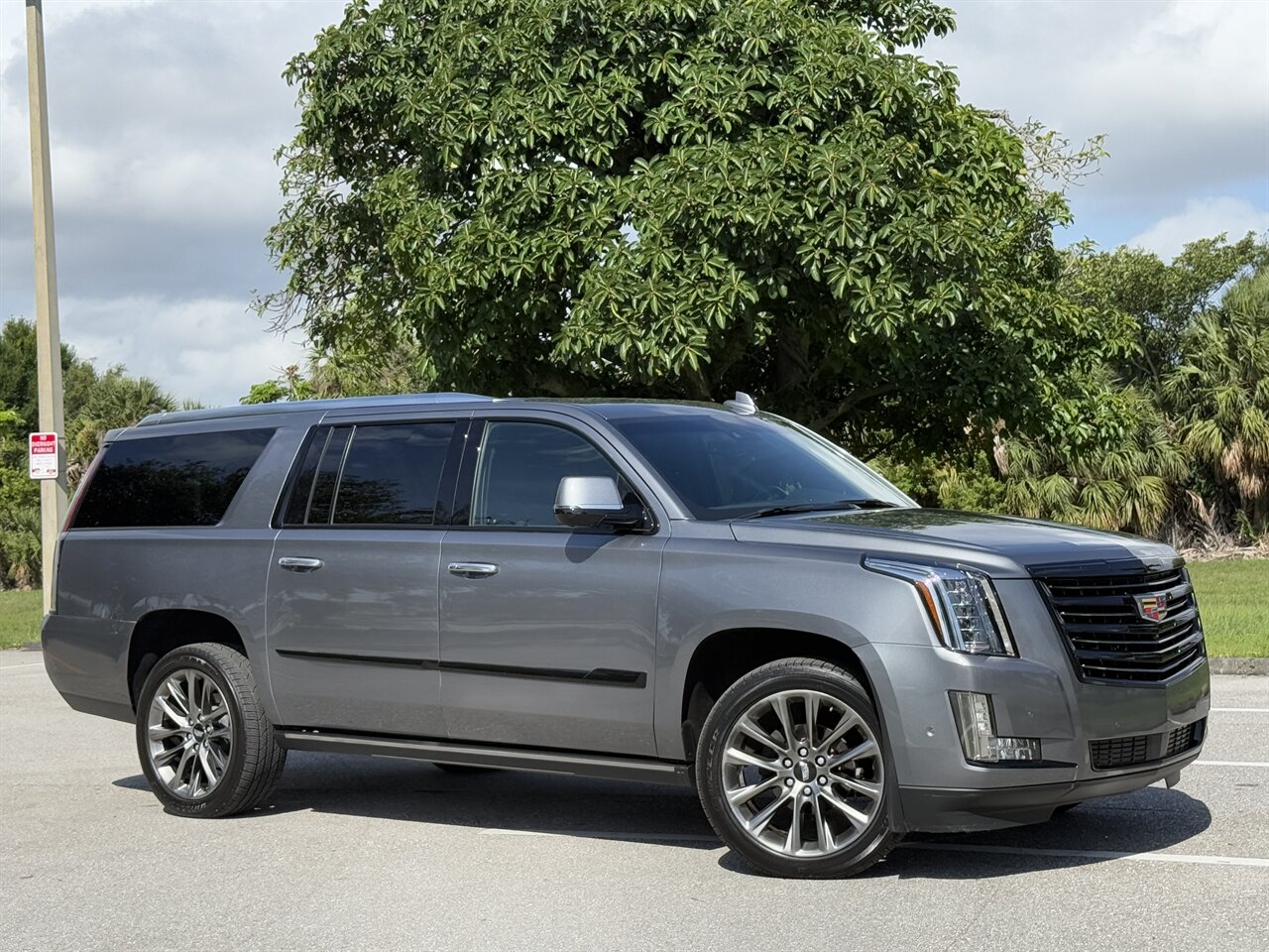 2020 Cadillac Escalade ESV Platinum   - Photo 4 - West Palm Beach, FL 33409