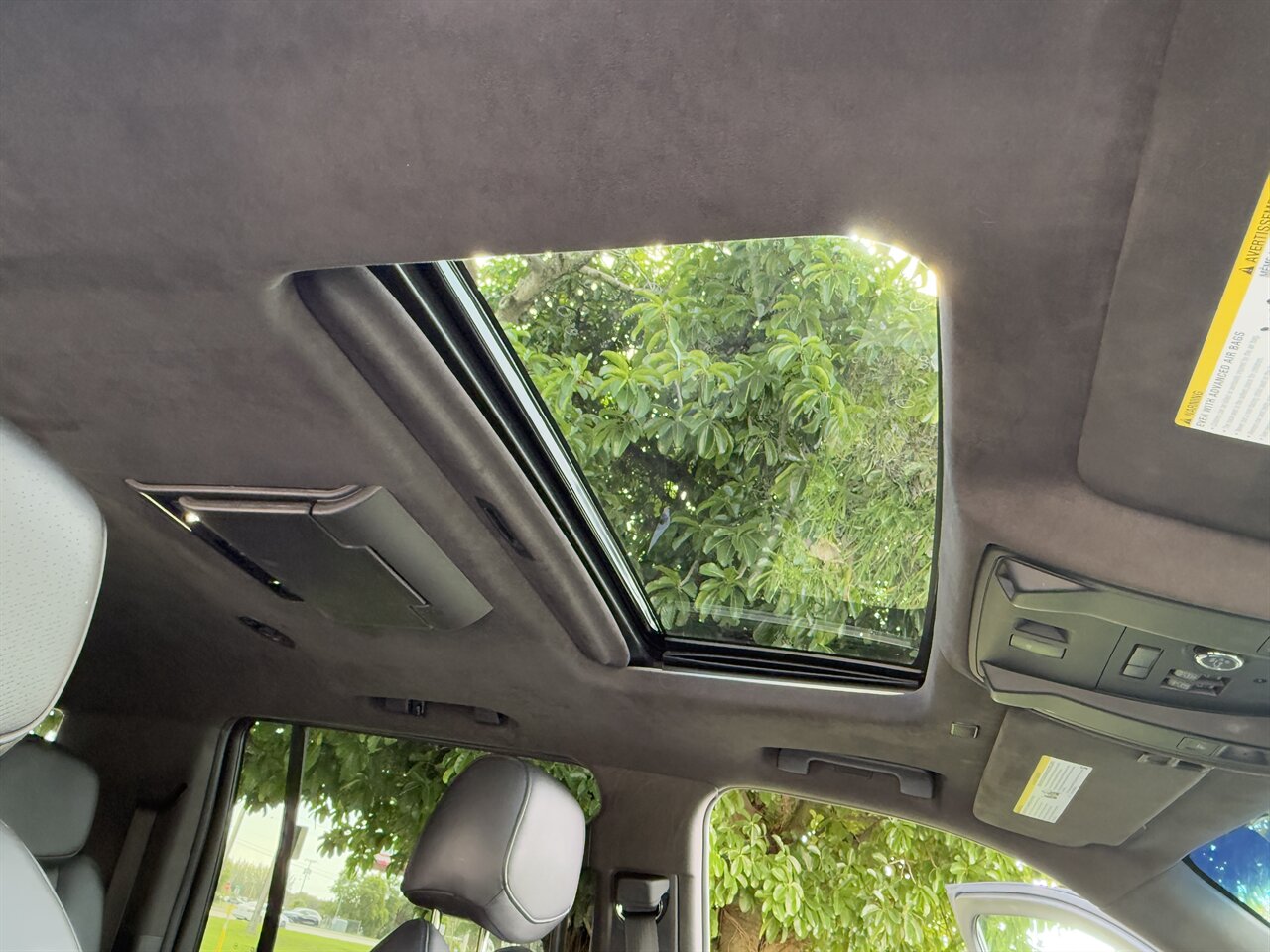 2020 Cadillac Escalade ESV Platinum   - Photo 30 - West Palm Beach, FL 33409