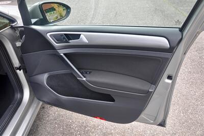 2016 Volkswagen Golf TSI S   - Photo 21 - Hillsboro, OR 97124