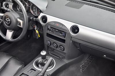 2007 Mazda MX-5 Miata Touring PRHT w/ Suspension Package   - Photo 21 - Hillsboro, OR 97124