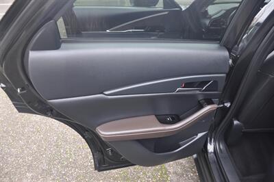 2024 Mazda CX-30 2.5 S Premium   - Photo 16 - Hillsboro, OR 97124