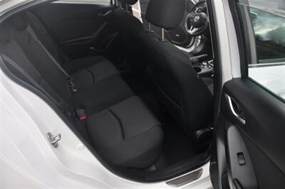 2015 Mazda MAZDA3 i Touring   - Photo 19 - Hillsboro, OR 97124