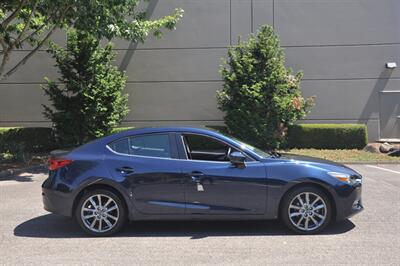 2018 Mazda MAZDA3 Touring   - Photo 9 - Hillsboro, OR 97124