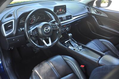 2018 Mazda MAZDA3 Touring   - Photo 12 - Hillsboro, OR 97124