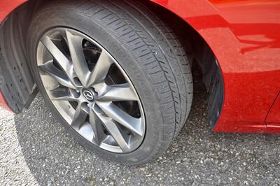 2018 Mazda MAZDA3 Touring   - Photo 11 - Hillsboro, OR 97124