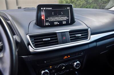 2018 Mazda MAZDA3 Touring   - Photo 23 - Hillsboro, OR 97124