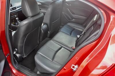 2018 Mazda MAZDA3 Touring   - Photo 15 - Hillsboro, OR 97124