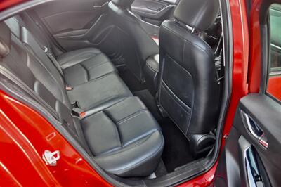 2018 Mazda MAZDA3 Touring   - Photo 18 - Hillsboro, OR 97124