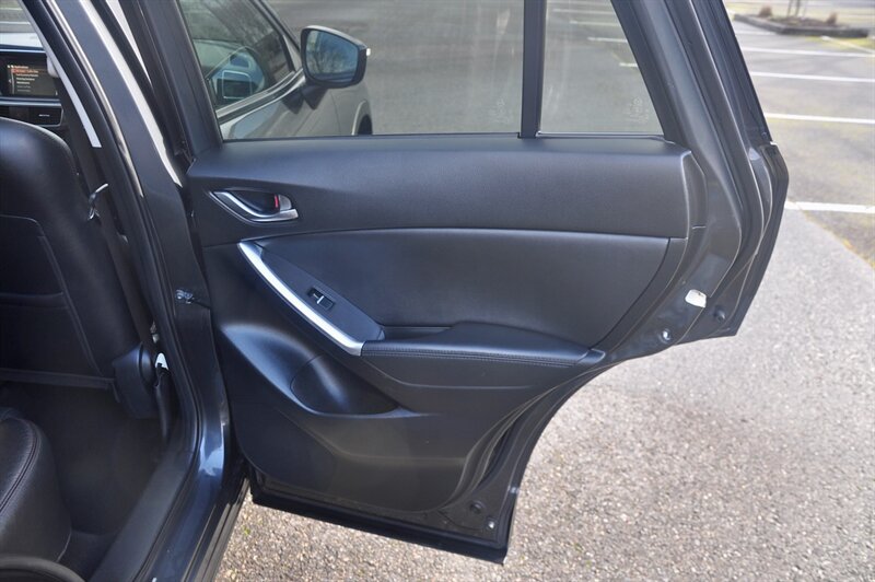 2016 Mazda CX-5 Grand Touring AWD Technology Package - Photo 19 - Hillsboro, OR 97124