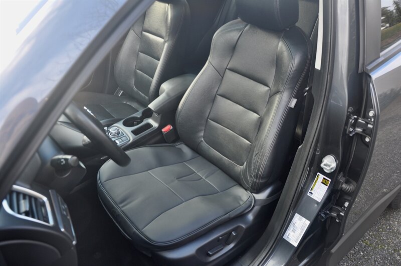 2016 Mazda CX-5 Grand Touring AWD Technology Package - Photo 14 - Hillsboro, OR 97124