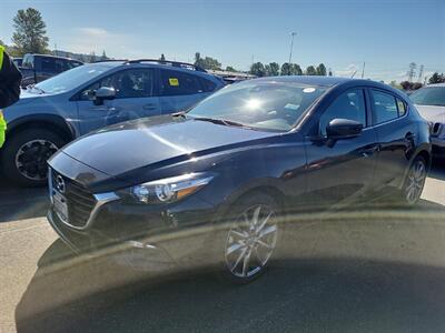 2018 Mazda MAZDA3 Touring   - Photo 1 - Hillsboro, OR 97124