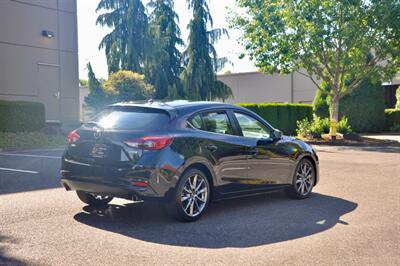 2018 Mazda MAZDA3 Touring   - Photo 8 - Hillsboro, OR 97124