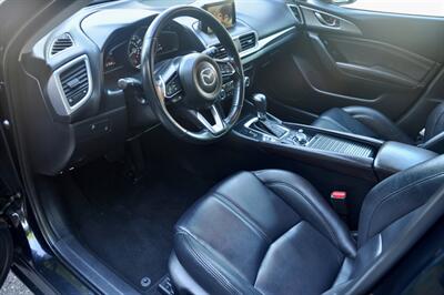 2018 Mazda MAZDA3 Touring   - Photo 12 - Hillsboro, OR 97124
