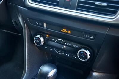 2018 Mazda MAZDA3 Touring   - Photo 23 - Hillsboro, OR 97124