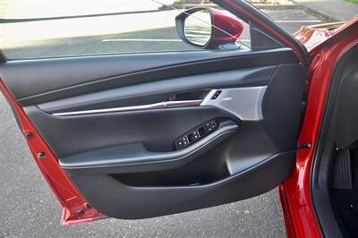 2025 Mazda Mazda3 Hatchback 2.5 S Premium   - Photo 13 - Hillsboro, OR 97124