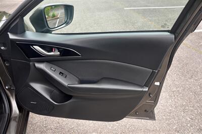 2016 Mazda MAZDA3 i Touring   - Photo 22 - Hillsboro, OR 97124