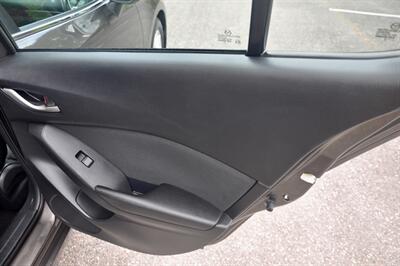 2016 Mazda MAZDA3 i Touring   - Photo 20 - Hillsboro, OR 97124