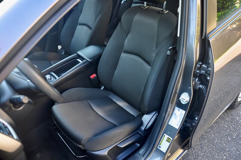 2018 Mazda MAZDA3 Sport - Photo 14 - Hillsboro, OR 97124