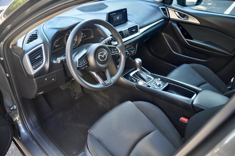2018 Mazda MAZDA3 Sport - Photo 12 - Hillsboro, OR 97124