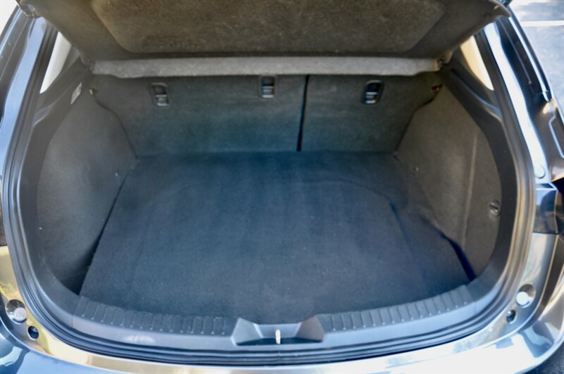 2018 Mazda MAZDA3 Sport - Photo 17 - Hillsboro, OR 97124