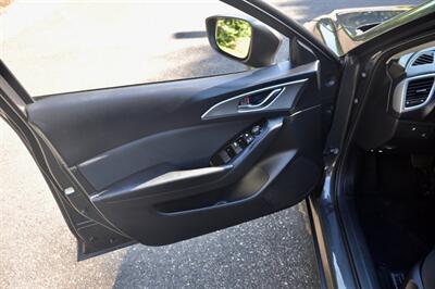 2018 Mazda MAZDA3 Sport - Photo 13 - Hillsboro, OR 97124