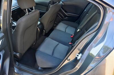 2018 Mazda MAZDA3 Sport - Photo 15 - Hillsboro, OR 97124
