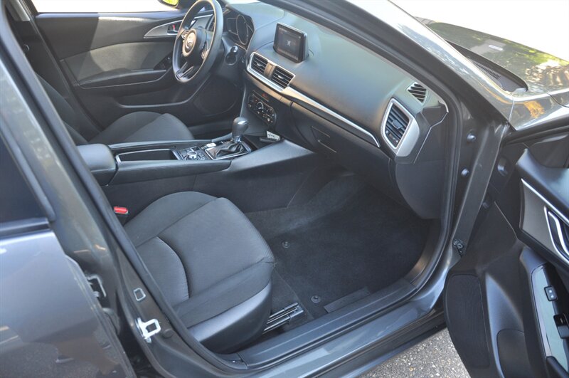 2018 Mazda MAZDA3 Sport - Photo 20 - Hillsboro, OR 97124
