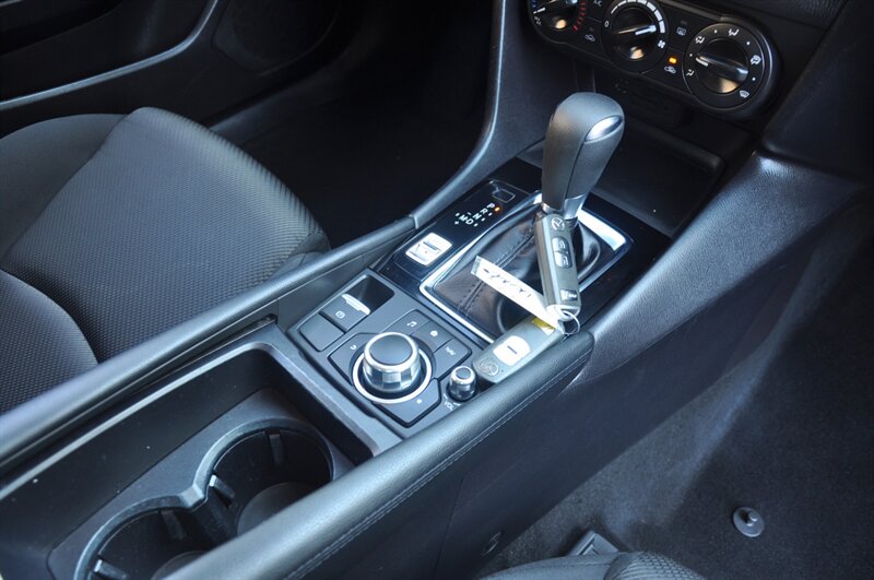 2018 Mazda MAZDA3 Sport - Photo 22 - Hillsboro, OR 97124