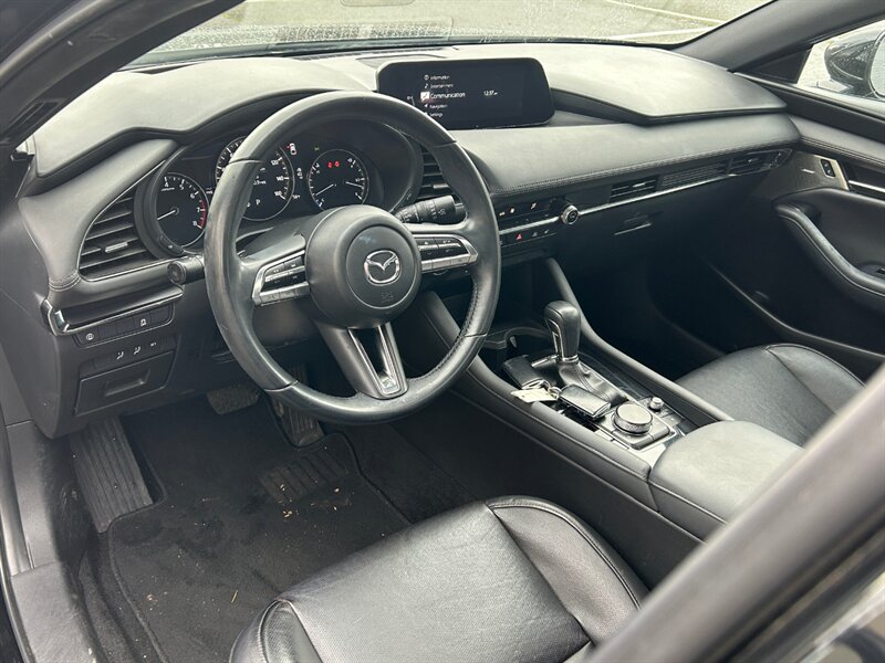 2020 Mazda Mazda3 Hatchback Premium - Photo 9 - Hillsboro, OR 97124