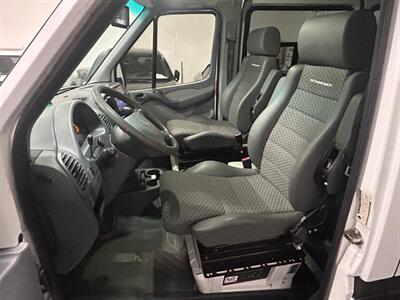 2006 Freightliner Sprinter 2500 118 " High roof - Photo 6 - Hillsboro, OR 97124