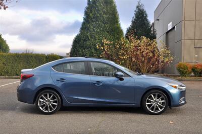 2018 Mazda MAZDA3 Grand Touring   - Photo 9 - Hillsboro, OR 97124