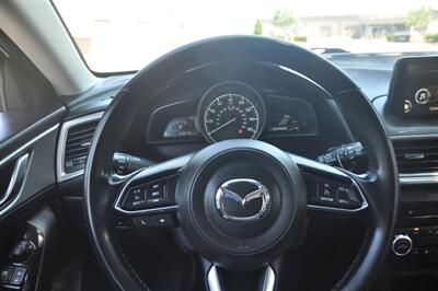 2018 Mazda MAZDA3 Touring   - Photo 26 - Hillsboro, OR 97124
