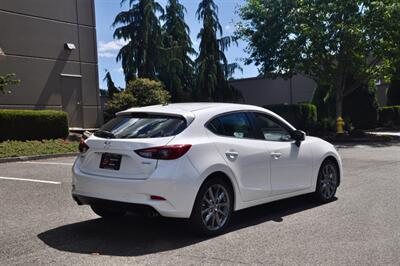 2018 Mazda MAZDA3 Touring   - Photo 8 - Hillsboro, OR 97124