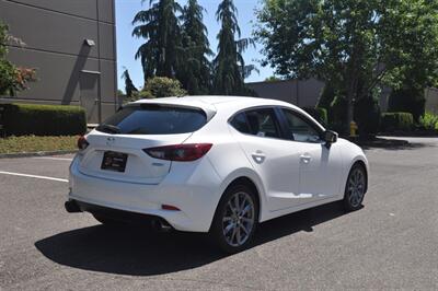 2018 Mazda MAZDA3 Touring   - Photo 8 - Hillsboro, OR 97124