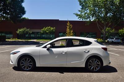 2018 Mazda MAZDA3 Touring   - Photo 5 - Hillsboro, OR 97124
