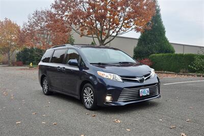 2018 Toyota Sienna XLE Premium 8-Passenger   - Photo 10 - Hillsboro, OR 97124