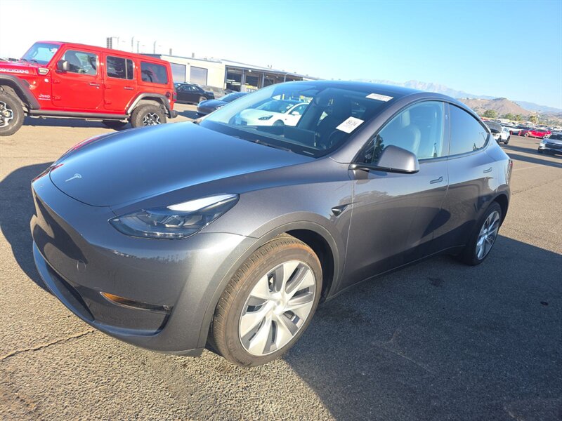 2023 Tesla Model Y Long Range - Photo 1 - Hillsboro, OR 97124