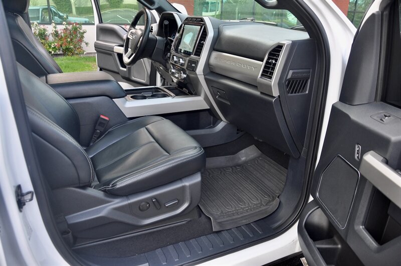 2022 Ford F-350 Super Duty Lariat Ultimate FX4 8' Bed - Photo 32 - Hillsboro, OR 97124