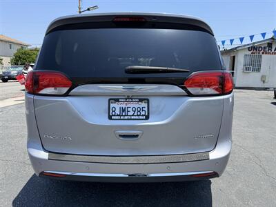 2018 Chrysler Pacifica Limited - Photo 5 - Lynwood, CA 90262
