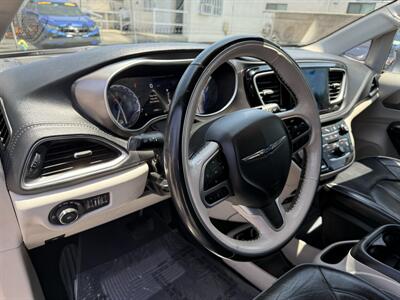 2018 Chrysler Pacifica Limited - Photo 9 - Lynwood, CA 90262
