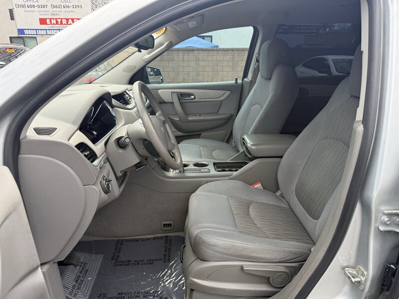 2017 Chevrolet Traverse LS - Photo 7 - Lynwood, CA 90262