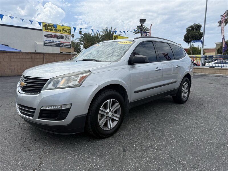 2017 Chevrolet Traverse LS - Photo 2 - Lynwood, CA 90262